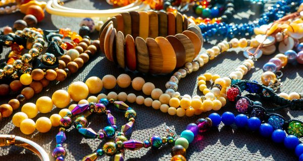 Comment prendre soin de vos bijoux en bois ?